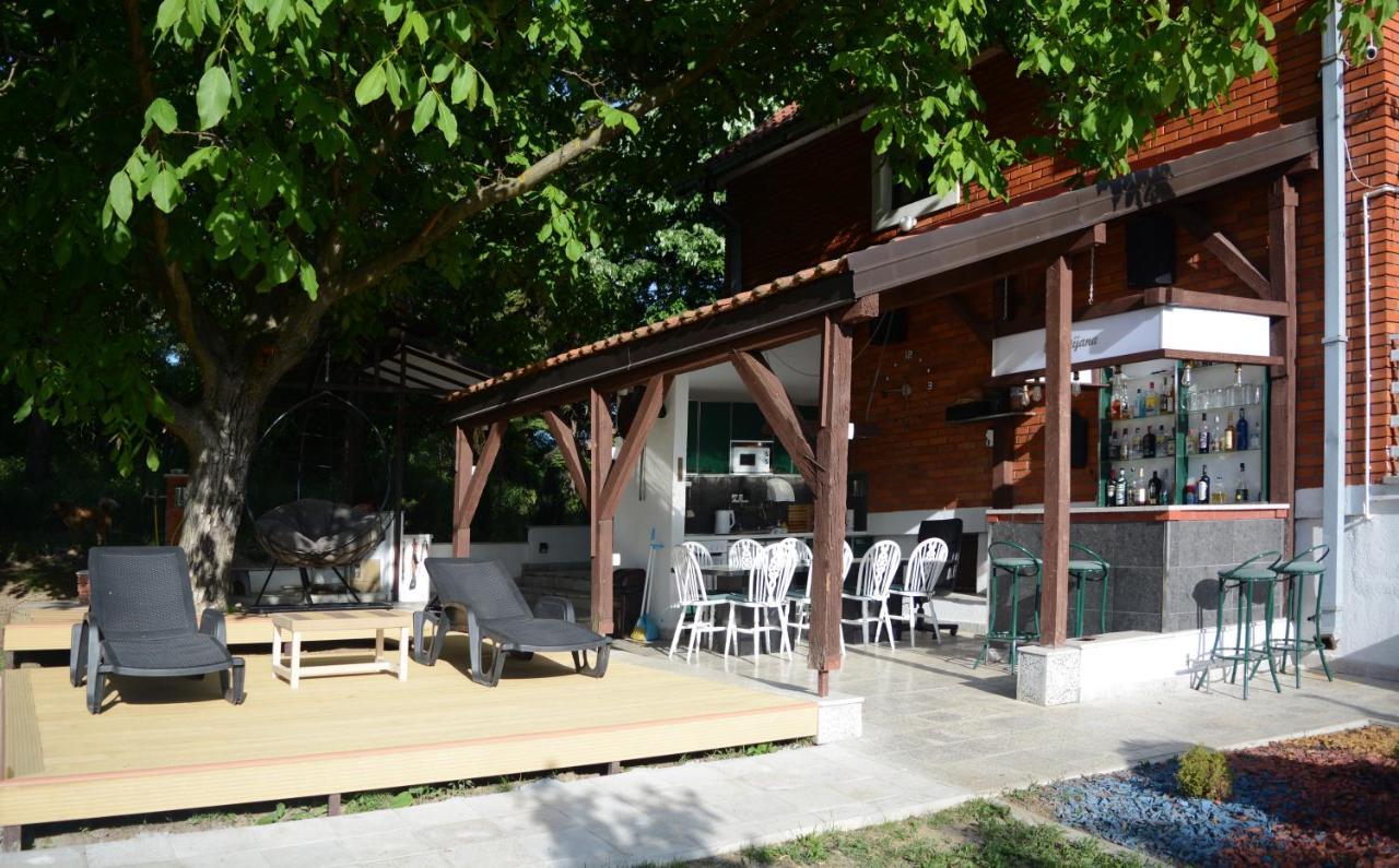 Villa Dijana - Pool, Spa, Outdoor Kitchen Белград Екстериор снимка